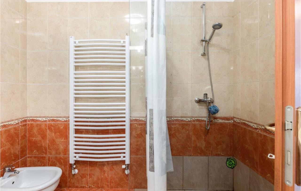 2 Bedroom Gorgeous Apartment In Kostrena Ngoại thất bức ảnh